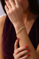 Gold Kaplama Geometrik Dokulu Özel Tasarım Bileklik – 925 Ayar Gümüş - Görsel 2