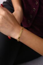 GoldPark Serpente Serisi – Pul Dokulu Yılan Form Bileklik - Görsel 4