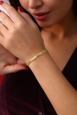 GoldPark Serpente Serisi – Pul Dokulu Yılan Form Bileklik - Görsel 5