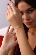 GoldPark Serpente Serisi – Pul Dokulu Yılan Form Bileklik - Görsel 2