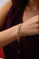 Kare Dokulu Geometrik Altın Kaplama Bileklik - Görsel 5