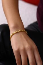Yuvarlak Plaka Dizilimli Altın Kaplama Modern Bileklik - Görsel 3