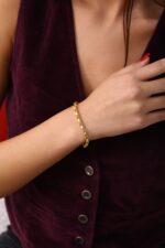 Yuvarlak Plaka Dizilimli Altın Kaplama Modern Bileklik - Görsel 5