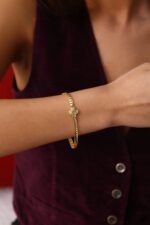 Kilit Motif Detaylı Kalın Altın Kaplama Bileklik - Görsel 2