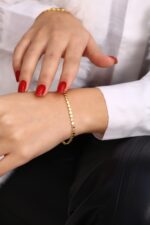 Yuvarlak Plaka Formlu Altın Kaplama Şık Bileklik - Görsel 3