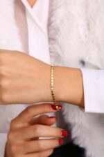 Yuvarlak Plaka Formlu Altın Kaplama Şık Bileklik - Görsel 5