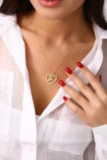 Kalp Formu Taşlı Zarif Altın Kaplama Gümüş Kolye - Görsel 3