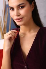 Kuş Silüeti Yuvarlak Taşlı Altın Kaplama Gümüş Kolye - Görsel 3