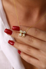 Çocuk Figürlü Taş İşlemeli Sevgi Kolyesi - Görsel 2