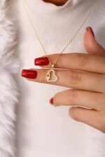 Taş İşlemeli Çift Kalp Detaylı Altın Kaplama Kolye - Görsel 2