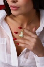 Siyah & Beyaz Taşlı Ayıcık Figürlü Altın Kaplama Kolye - Görsel 2