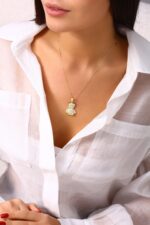 Siyah & Beyaz Taşlı Ayıcık Figürlü Altın Kaplama Kolye - Görsel 3