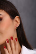 GoldPark Yeşil Taşlı Halka Gümüş Küpe – Swarovski Detaylı, Zarif Kadın Küpe - Görsel 3