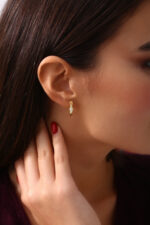 Oval Taş Detaylı Minimal Altın Kaplama Halka Küpe - Görsel 3