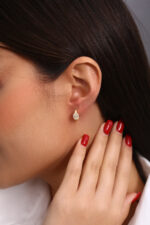 Baget Taşlı Kare Form Altın Kaplama Halka Küpe - Görsel 3