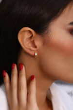 Kare Taşlı Minimal Altın Kaplama Halka Küpe - Görsel 3