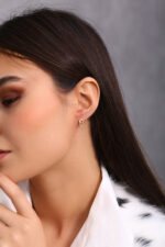 Kırmızı Taş Detaylı Altın Kaplama Halka Küpe - Görsel 2