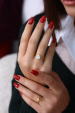 Işıltılı Tektaş Çevresi Taşlı Gold Yüzük - Görsel 5