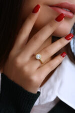 Işıltılı Tektaş Çevresi Taşlı Gold Yüzük - Görsel 7