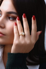 Oval Taş Çevresi Işıltılı Gold Kadın Yüzük - Görsel 2