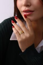 Geometrik Bağlantılı Minimal Gold Kadın Yüzük - Görsel 8