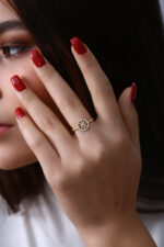 Güneş Motifli Işıltılı Gold Kadın Yüzük - Görsel 5