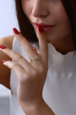 Güneş Motifli Işıltılı Gold Kadın Yüzük - Görsel 9