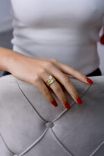 Zincir Detaylı Tektaş Gold Kadın Yüzük - Görsel 13