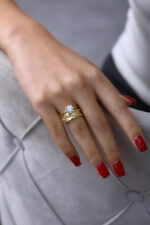 Zincir Detaylı Tektaş Gold Kadın Yüzük - Görsel 3